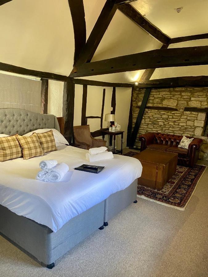 The Golden Pheasant Hotel 버포드 외부 사진