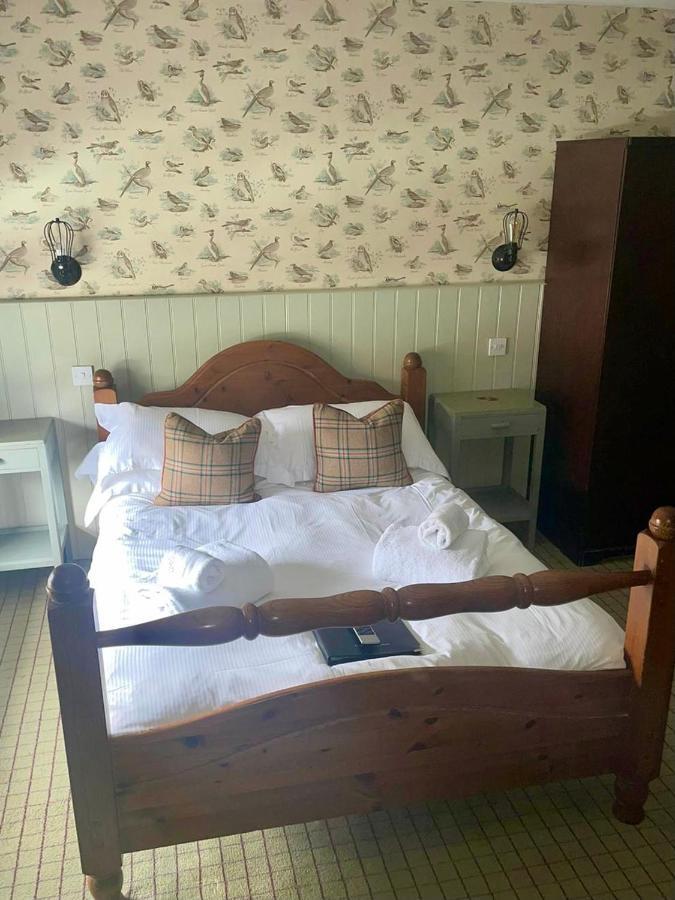 The Golden Pheasant Hotel 버포드 외부 사진