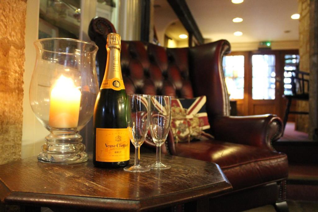 The Golden Pheasant Hotel 버포드 외부 사진