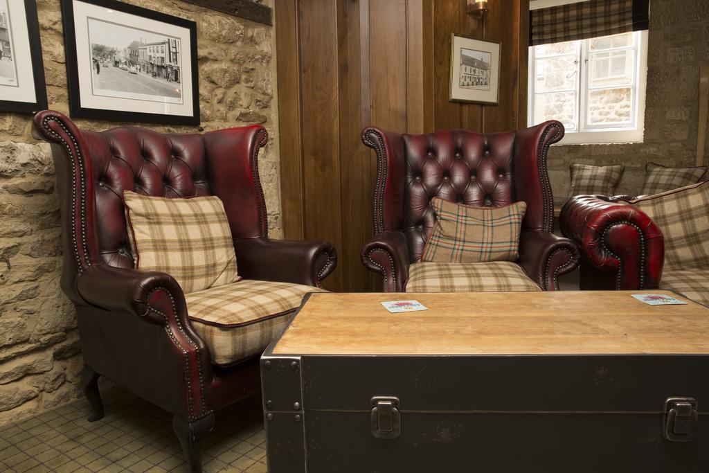 The Golden Pheasant Hotel 버포드 외부 사진
